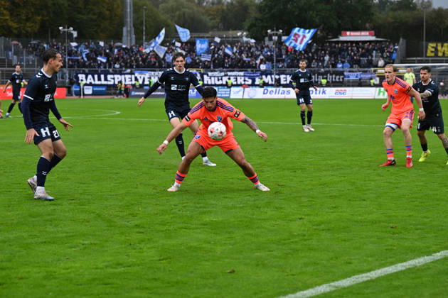 October 11, 2026, GER, Soccer, Regionalliga Nord, Matchday 13, 2026–2027 Season, Oldenburg, Marschweg Stadium, VfB Oldenburg vs. BSV Kickers Emden, Semin KOJIC (BSV Kickers Emden) 10, Nick OTTO (VfB Oldenburg) 21, vb26, Oldenburg, Marschweg Stadium, Lower Saxony, Germany Copyright: xnordphotoxGmbHx xRojahnx
