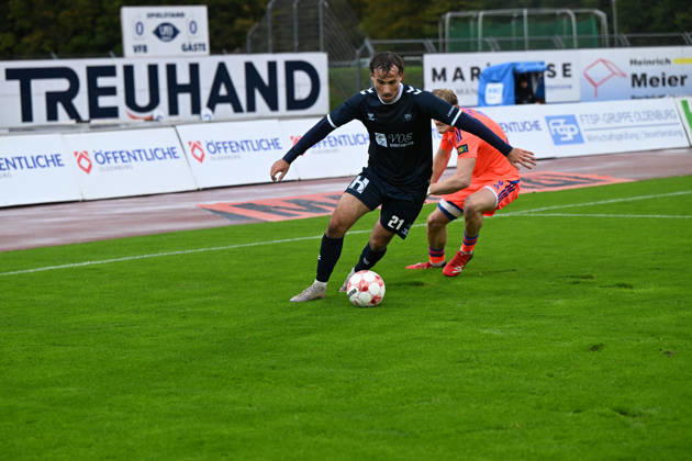 October 11, 2026, GER, Soccer, Regionalliga Nord, Matchday 13, 2026–2027 Season, Oldenburg, Marschweg Stadium, VfB Oldenburg vs. BSV Kickers Emden Nick OTTO (VfB Oldenburg) 21 Theo SCHRÖDER (BSV Kickers Emden) 9 Oldenburg, Marschweg Stadium, Lower Saxony, Germany Copyright: xnordphotoxGmbHx xRojahnx