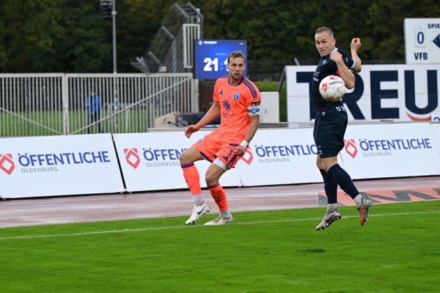 October 11, 2026, GER, Soccer, Regionalliga Nord, Matchday 13, 2026–2027 Season, Oldenburg, Marschweg Stadium, VfB Oldenburg vs. BSV Kickers Emden Peer MAHNCKE BSV Kickers Emden 5 Kai PRÖGER PROEGER VfB Oldenburg 11 Oldenburg Marschweg Stadium Lower Saxony Germany Copyright: xnordphotoxGmbHx xRojahnx