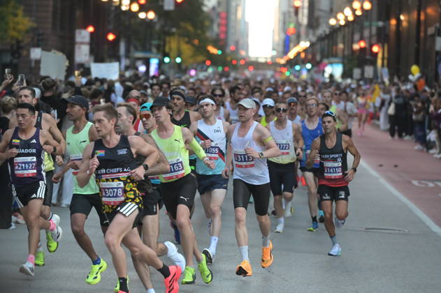 Chicago Marathon 2026 CHICAGO, ILLINOIS - OCTOBER 11: A pack of runners competes during the 48th Bank of America Chicago Marathon on Dearborn Street in the Loop, near the Alexander Calder s Flamingo sculpture at Federal Plaza on October 11, 2026 in Chicago, Illinois. The 26.2-mile race started and finished in Grant Park, winding through 29 neighborhoods with over 55,000 participants. Jacek Boczarski Anadolu Chicago United States. Editorial use only. Please get in touch for any other usage.  Copyright: x2026xAnadoluxJacekxBoczarskix