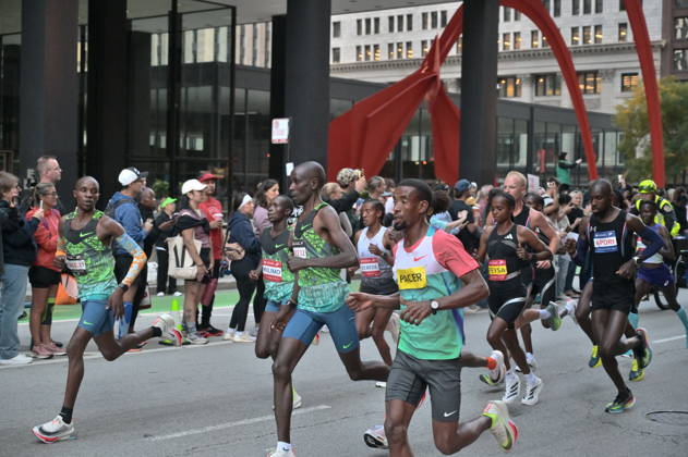 Chicago Marathon 2026 CHICAGO, ILLINOIS - OCTOBER 11: A pack of runners competes during the 48th Bank of America Chicago Marathon on Dearborn Street in the Loop, near the Alexander Calder s Flamingo sculpture at Federal Plaza on October 11, 2026 in Chicago, Illinois. The 26.2-mile race started and finished in Grant Park, winding through 29 neighborhoods with over 55,000 participants. Jacek Boczarski Anadolu Chicago United States. Editorial use only. Please get in touch for any other usage.  Copyright: x2026xAnadoluxJacekxBoczarskix