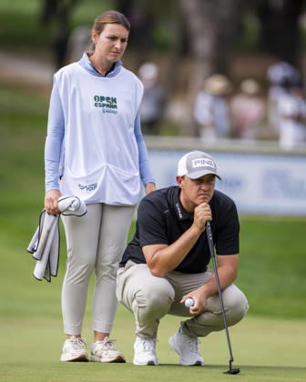 Golf 2026: Open De Espana: Day Four MADRID, SPAIN - OCTOBER 11: Emily Lyle Dean and Joe Dean of England are seen on day four of the Open de Espana presented by Madrid at Club de Campo Villa de Madrid on October 11, 2026 in Madrid, Spain. Madrid Club de Campo Villa de Madrid Madrid Spain Copyright: xAlbertoxGardinx AGardin_20261011_Golf_Esp_Mad_9959