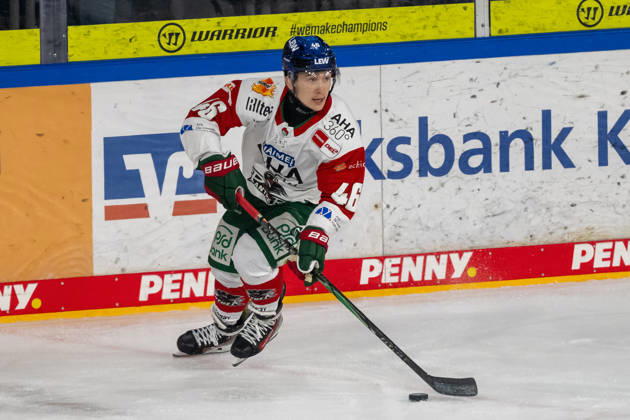 Moritz Elias, Augsburg Panthers, 46, in his own zone; Krefeld Penguins vs. Augsburg Panthers, ice hockey, Penny DEL, Matchday 8, 2026–2027 season, October 11, 2026, Krefeld Pinguine vs. Augsburger Panther, ice hockey, Penny DEL, Matchday 8, 2026–2027 season, October 11, 2026, Krefeld Copyright: xEibner-Pressefoto ThomasxHaeslerx EP_THR