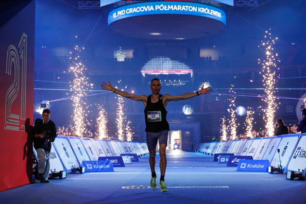 Krakow 11.10.2026 12. PKO Cracovia Polmaraton Krolewski NZ MEVSHA MYKOLA FOT. JACEK STANISLAWEK 400mm.pl NEWSPIX.PL --- newspix.pl 