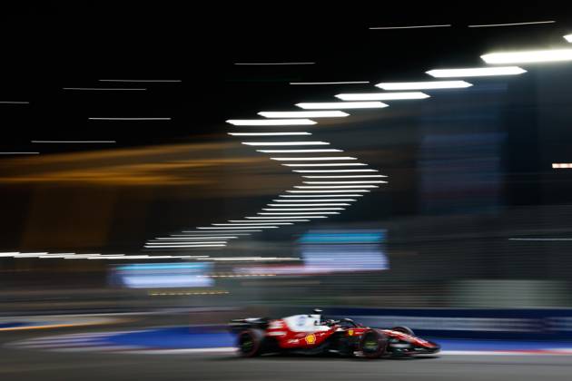 16 LECLERC Charles mco, Scuderia Ferrari SF 26, action Singapore 2026 81 PIASTRI Oscar aus, McLaren F1 Team MCL40, action 01 NORRIS Lando gbr, McLaren F1 Team MCL40, action Singapore 2026 Singapore