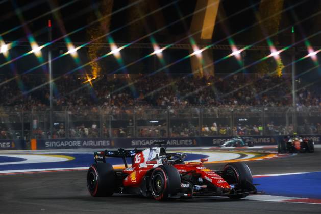16 LECLERC Charles mco, Scuderia Ferrari SF 26, action Singapore 2026 81 PIASTRI Oscar aus, McLaren F1 Team MCL40, action 01 NORRIS Lando gbr, McLaren F1 Team MCL40, action Singapore 2026 Singapore