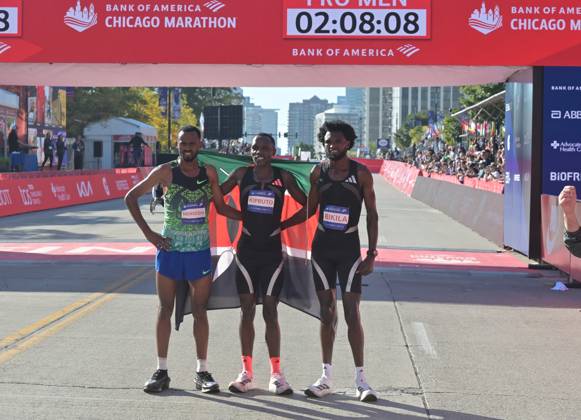 Chicago Marathon 2026 CHICAGO, ILLINOIS - OCTOBER 11: Kenyan runner Amos Kipruto (C) crosses the finish line to win the men s professional division at the 48th Bank of America Chicago Marathon in Chicago, United States on October 11, 2026. Over 55,000 participants competed in the 26.2-mile course starting and finishing in Grant Park. Jacek Boczarski Anadolu Chicago United States. Editorial use only. Please get in touch for any other usage. Copyright: x2026xAnadoluxJacekxBoczarskix