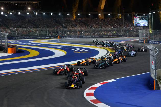 Start, 03 VERSTAPPEN Max nld, Red Bull Racing Ford RB22, action Singapore 2026 Start, Singapore 2026 81 PIASTRI Oscar from , McLaren F1 Team MCL40, action 01 NORRIS Lando GBR , McLaren F1 Team MCL40, action Singapore 2026 Singapore