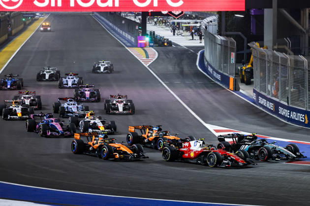 F1 - SINGAPORE GRAND PRIX 2026 44 HAMILTON Lewis (gbr), Scuderia Ferrari SF-26, action, start of the race, depart, during the 2026 Formula 1 Singapore Grand Prix, 17th round of the 2026 Formula One World Championship, WM, Weltmeisterschaft from October 9 to 11, 2026 on the Marina Bay Street Circuit, in Singapore, Singapore - SingaporeSingapore Copyright: xDPPIx