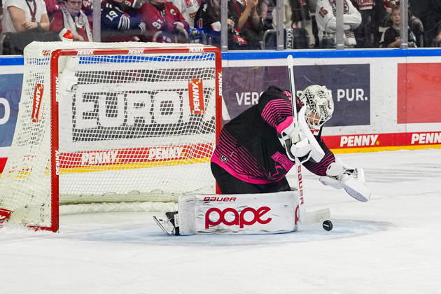 Ice Hockey: Penny DEL, Matchday 8—Cologne Sharks vs. Nuremberg Ice Tigers on October 11, 2026, at the Lanxess Arena in Cologne. Janne Juvonen (Cologne) successfully blocks a Nuremberg shot on goal. In accordance with the regulations of the DEL (German Ice Hockey League), the publication and further use of the footage in electronic media and on devices of any kind during the ongoing game is not permitted. xDMx