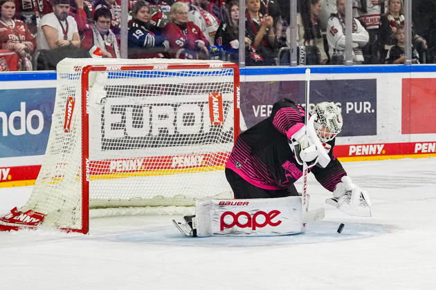 Ice Hockey: Penny DEL, Matchday 8—Cologne Sharks vs. Nuremberg Ice Tigers on October 11, 2026, at the Lanxess Arena in Cologne. Janne Juvonen (Cologne) successfully blocks a Nuremberg shot on goal. In accordance with the regulations of the DEL (German Ice Hockey League), the publication and further use of the footage in electronic media and on devices of any kind during the ongoing game is not permitted. xDMx