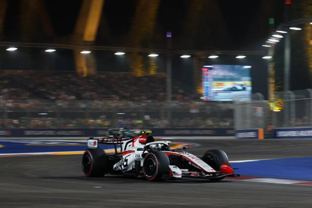 87 BEARMAN Ollie Oliver (GBR), TGR Haas F1 Team VF 26, in action at Singapore 2026 Singapore 2026 81 PIASTRI Oscar (AUS), McLaren F1 Team MCL40, in action 01 NORRIS Lando (GBR), McLaren F1 Team MCL40, action Singapore 2026 Singapore