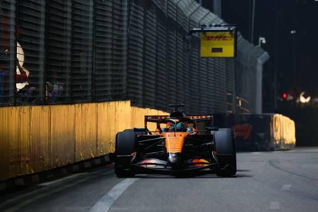 81 PIASTRI Oscar from , McLaren F1 Team MCL40, in action at Singapore 2026 Singapore 2026 81 PIASTRI Oscar from , McLaren F1 Team MCL40, in action 01 NORRIS Lando GBR , McLaren F1 Team MCL40, action Singapore 2026 Singapore
