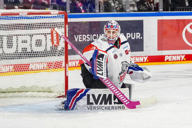 Ice Hockey: Penny DEL, Matchday 8—Cologne Sharks vs. Nuremberg Ice Tigers on October 11, 2026, at the Lanxess Arena in Cologne. Niklas Treutle, Nuremberg. In accordance with the guidelines of the DEL (German Ice Hockey League), the publication and reuse of the footage in electronic media and on end devicesof any kind is not permitted while the game is in progress xDMx