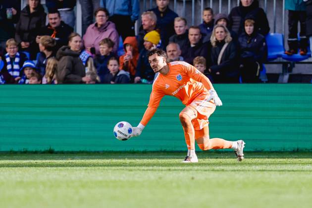 ZWOLLE , 11-10-2026 , MAC3park stadion , season 2026 2027 , Dutch Eredivisie football , match between PEC Zwolle and SC Cambuur , picture shows PEC Zwolle goalkeeper Jasper Schendelaar PEC - Cambuur  x208176785x Copyright: