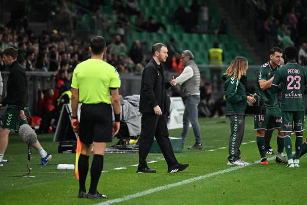 Footbal : AS Saint Etienne v RODEZ - ligue 2 - 10 10 2026 CATHRO Ian coach of Saint Etienne during the Ligue 2 BKT match between AS Saint-Etienne and RODEZ at Stade Geoffroy-Guichard Saint Etienne on October 10, 2026 in Saint-Etienne, France. SAINT ETIENNEFrance Copyright: xMouradxAllilix