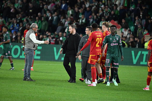 Footbal : AS Saint Etienne v RODEZ - ligue 2 - 10 10 2026 CATHRO Ian coach of Saint Etienne during the Ligue 2 BKT match between AS Saint-Etienne and RODEZ at Stade Geoffroy-Guichard Saint Etienne on October 10, 2026 in Saint-Etienne, France. SAINT ETIENNEFrance Copyright: xMouradxAllilix