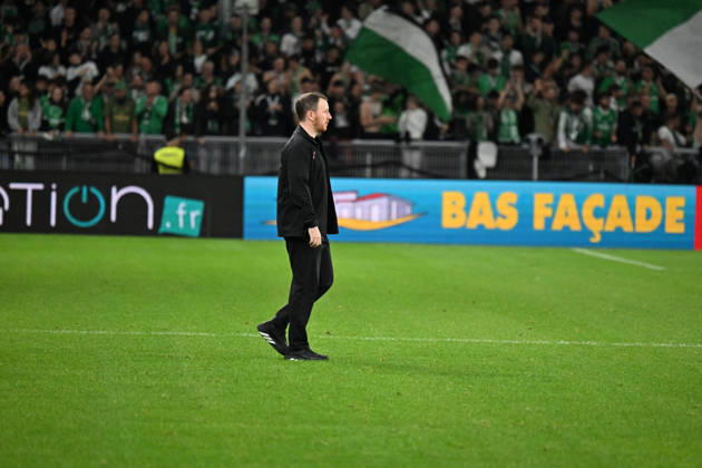 Footbal : AS Saint Etienne v RODEZ - ligue 2 - 10 10 2026 CATHRO Ian coach of Saint Etienne during the Ligue 2 BKT match between AS Saint-Etienne and RODEZ at Stade Geoffroy-Guichard Saint Etienne on October 10, 2026 in Saint-Etienne, France. SAINT ETIENNEFrance Copyright: xMouradxAllilix