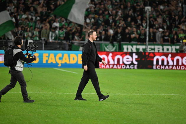 Footbal : AS Saint Etienne v RODEZ - ligue 2 - 10 10 2026 CATHRO Ian coach of Saint Etienne during the Ligue 2 BKT match between AS Saint-Etienne and RODEZ at Stade Geoffroy-Guichard Saint Etienne on October 10, 2026 in Saint-Etienne, France. SAINT ETIENNEFrance Copyright: xMouradxAllilix