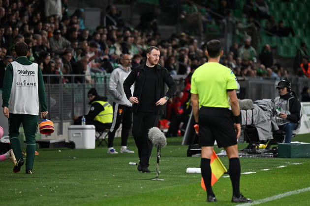 Footbal : AS Saint Etienne v RODEZ - ligue 2 - 10 10 2026 CATHRO Ian coach of Saint Etienne during the Ligue 2 BKT match between AS Saint-Etienne and RODEZ at Stade Geoffroy-Guichard Saint Etienne on October 10, 2026 in Saint-Etienne, France. SAINT ETIENNEFrance Copyright: xMouradxAllilix