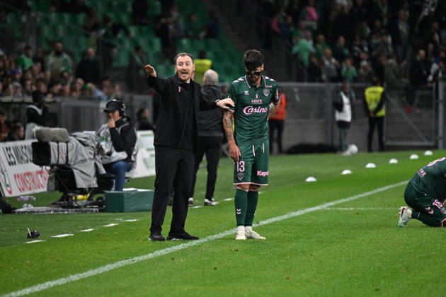 Footbal : AS Saint Etienne v RODEZ - ligue 2 - 10 10 2026 CATHRO Ian coach of Saint Etienne during the Ligue 2 BKT match between AS Saint-Etienne and RODEZ at Stade Geoffroy-Guichard Saint Etienne on October 10, 2026 in Saint-Etienne, France. SAINT ETIENNEFrance Copyright: xMouradxAllilix