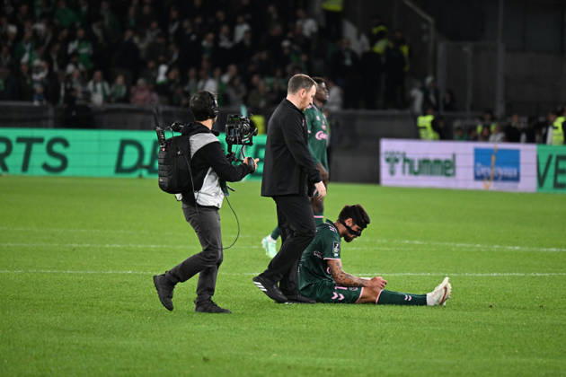 Footbal : AS Saint Etienne v RODEZ - ligue 2 - 10 10 2026 CATHRO Ian coach of Saint Etienne during the Ligue 2 BKT match between AS Saint-Etienne and RODEZ at Stade Geoffroy-Guichard Saint Etienne on October 10, 2026 in Saint-Etienne, France. SAINT ETIENNEFrance Copyright: xMouradxAllilix