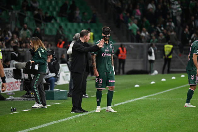 Footbal : AS Saint Etienne v RODEZ - ligue 2 - 10 10 2026 CATHRO Ian coach of Saint Etienne during the Ligue 2 BKT match between AS Saint-Etienne and RODEZ at Stade Geoffroy-Guichard Saint Etienne on October 10, 2026 in Saint-Etienne, France. SAINT ETIENNEFrance Copyright: xMouradxAllilix