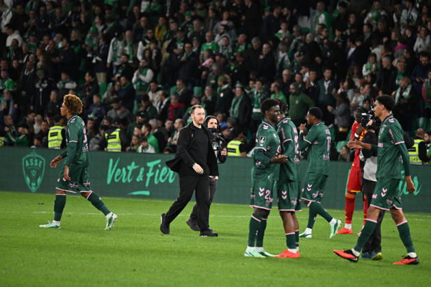 Footbal : AS Saint Etienne v RODEZ - ligue 2 - 10 10 2026 CATHRO Ian coach of Saint Etienne during the Ligue 2 BKT match between AS Saint-Etienne and RODEZ at Stade Geoffroy-Guichard Saint Etienne on October 10, 2026 in Saint-Etienne, France. SAINT ETIENNEFrance Copyright: xMouradxAllilix