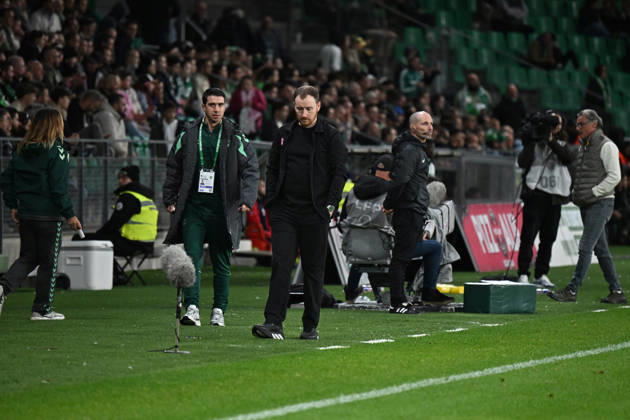 Footbal : AS Saint Etienne v RODEZ - ligue 2 - 10 10 2026 CATHRO Ian coach of Saint Etienne during the Ligue 2 BKT match between AS Saint-Etienne and RODEZ at Stade Geoffroy-Guichard Saint Etienne on October 10, 2026 in Saint-Etienne, France. SAINT ETIENNEFrance Copyright: xMouradxAllilix