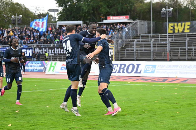 October 11, 2026, GER, Soccer, Regionalliga Nord, Matchday 13, 2026–2027 Season, Oldenburg, Marschwegstadion, VfB Oldenburg vs. BSV Kickers Emden Goal 2–0 by Mats FACKLAM (VfB Oldenburg, 29) celebrating with Dominik KASPER (VfB Oldenburg, 24) Anour ADAM (VfB Oldenburg, 5) Glory KIVETA NDONGALASIYA (VfB Oldenburg, 1)8 Oldenburg, Marschweg Stadium, Lower Saxony, Germany Copyright: xnordphotoxGmbHx xRojahnx
