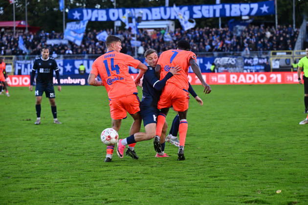 October 11, 2026, GER, Soccer, Regionalliga Nord, Matchday 13, 2026–2027 Season, Oldenburg, Marschweg Stadium, VfB Oldenburg vs. BSV Kickers Emden Rafael BRAND VfB Oldenburg 8 Luc IHORST BSV Kickers Emden 14 Ayukayoh MENGOT BSV Kickers EMDEN 7 Oldenburg Marschweg Stadium Lower Saxony Germany Copyright: xnordphotoxGmbHx xRojahnx