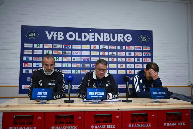 October 11, 2026, GER, Soccer, Regionalliga Nord, Matchday 13, 2026–2027 Season, Oldenburg, Marschwegstadion, VfB Oldenburg vs. BSV Kickers Emden Post-match press conference: Dario FOSSI, VfB Oldenburg Head Coach; Fabian SPECKMANN, VfB Oldenburg Media Officer; Björn LINDEMANN, BSV Kickers Emden Head Coach; Oldenburg; Marschweg Stadium; Lower Saxony; Germany Copyright: xnordphotoxGmbHx xRojahnx