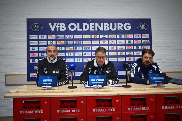 October 11, 2026, GER, Soccer, Regionalliga Nord, Matchday 13, 2026–2027 Season, Oldenburg, Marschwegstadion, VfB Oldenburg vs. BSV Kickers Emden Post-match press conference: Dario FOSSI, VfB Oldenburg Head Coach; Fabian SPECKMANN, VfB Oldenburg Media Officer; Björn LINDEMANN, BSV Kickers Emden Head Coach; Oldenburg; Marschweg Stadium; Lower Saxony; Germany Copyright: xnordphotoxGmbHx xRojahnx