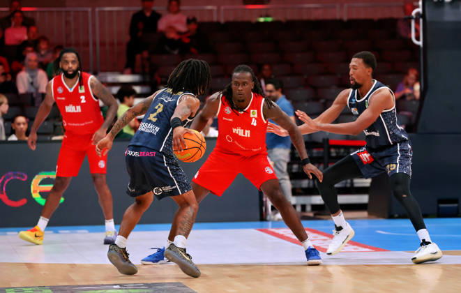 From left: Corey McKeithan, Eisbären Bremerhaven 02; James Patterson III, RheinStars Cologne 04; Jeremiah Oden, Eisbären Bremerhaven 25; in the background, Kristopher Monroe, RheinStars Cologne 02 GER; RheinStars Cologne vs. Eisbären Bremerhaven, Basketball, ProA, Matchday 4, 2026–2027 season, October 11, 2026 GER, RheinStars Cologne vs. Eisbären Bremerhaven, Basketball, ProA, Matchday 4, 2026–2027 season, October 11, 2026 RheinStars Cologne Copyright: xEibner-Pressefoto ThomasxStoeckerx EP_TSR
