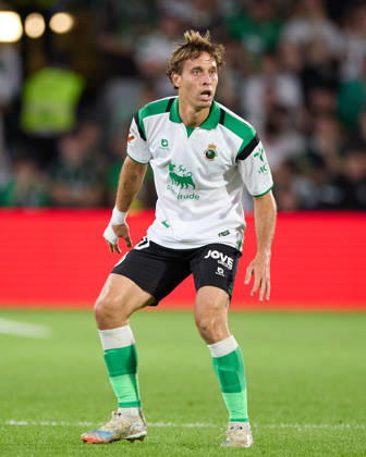 October 11, 2026, Santander, Cantabria, Spain: Sergio Canales of Real Racing Club de Santander looks on during the LaLiga EA Sports match between Real Racing Club de Santander and Valencia CF at Campos de de El Sardinero on October 11, 2026, in Santander, Spain. Santander Spain - ZUMAa181 20261011_zaa_a181_363 Copyright: xRicardoxLarreinax