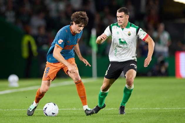 October 11, 2026, Santander, Cantabria, Spain: Javi Guerra of Valencia CF competes for the ball with Alvaro Mantilla of Real Racing Club de Santander during the LaLiga EA Sports match between Real Racing Club de Santander and Valencia CF at Campos de de El Sardinero on October 11, 2026, in Santander, Spain. Real Racing Club De Santander V Valencia CF - LaLiga EA Sports  - ZUMAa181 20261011_zaa_a181_370 Copyright: xRicardoxLarreinax