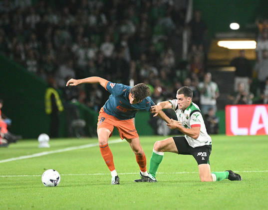 ESP LaLiga EA Sports: Racing Santander vs. Valencia CF — Javi Guerra of Valencia CF and Álvaro Mantilla of Racing Santander during the LaLiga EA Sports match between Racing Santander and Valencia CF, played at Campos de Sport de El Sardinero Stadium in Cantabria on October 11, 2026, in Spain — Spanish Soccer Copyright: xAgenciaxLOFx