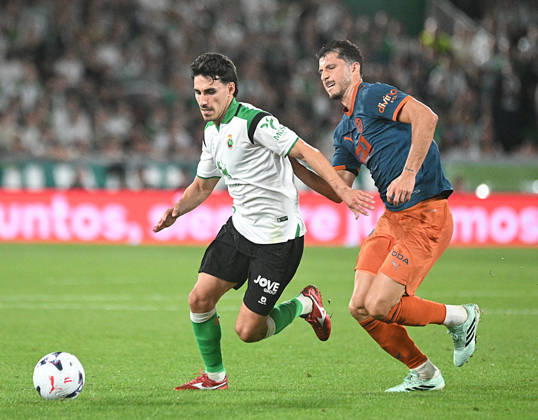 ESP LaLiga EA Sports: Racing Santander vs. Valencia CF — Andre Almeida of Racing Santander during the LaLiga EA Sports match between Racing Santander and Valencia CF, played at Campos de Sport de El Sardinero Stadium in Cantabria on October 11, 2026, in Spain — Spanish Soccer Copyright: xAgenciaxLOFx