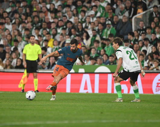 ESP LaLiga EA Sports: Racing Santander vs. Valencia CF — Pablo Maffeo of Valencia during the LaLiga EA Sports match between Racing Santander and Valencia CF, played at Campos de Sport de El Sardinero Stadium in Cantabria on October 11, 2026, in Spain — Spain Soccer Copyright: xAgenciaxLOFx