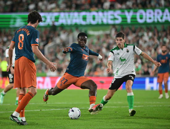 ESP LaLiga EA Sports: Racing Santander vs. Valencia CF — David Otorbi of Valencia CF during the LaLiga EA Sports match between Racing Santander and Valencia CF, played at Campos de Sport de El Sardinero Stadium in Cantabria on October 11, 2026, in Spain — Spain Soccer Copyright: xAgenciaxLOFx
