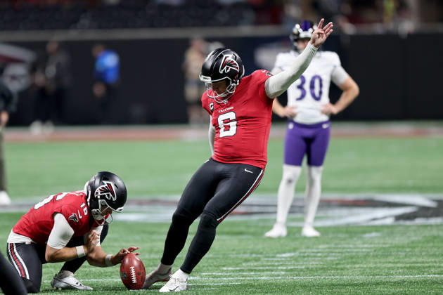 ATLANTA, GA - OCTOBER 11: Nick Folk (6) of the Atlanta Falcons practices field goal kicks before the Sunday evening NFL, American Football Herren, USA game between the Atlanta Falcons and the Baltimore Ravens on October 11, 2026 at the Mercedes-Benz Stadium in Atlanta, Georgia. (Photo by David J. Griffin Icon Sportswire) NFL: OCT 11 Ravens at Falcons EDITORIAL USE ONLY Icon9532610115