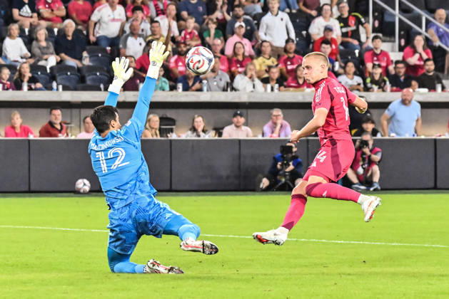 ST. LOUIS, MO - OCTOBER 11: Tomas Totland (14) of the St. Louis CITY SC flips the ball over the diving save attempt of James Marcinkowski (12) of the LA Galaxy but just wide of the net during the MLS, Fussball Herren, USA regular season match where St. Louis CITY SC hosted LA Galaxy on Sunday October 11th, 2026, at Energizer Park in St. Louis City, MO. (Photo by Rick Ulreich Icon Sportswire) SOCCER: OCT 11 MLS St. Louis CITY SC vs LA Galaxy EDITORIAL USE ONLY Icon26101131