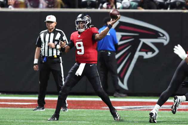ATLANTA, GA - OCTOBER 11: Starting qurterback Michael Penix, Jr. (9) of the Atlanta Falcons passes during the Sunday evening NFL, American Football Herren, USA game between the Atlanta Falcons and the Baltimore Ravens on October 11, 2026 at the Mercedes-Benz Stadium in Atlanta, Georgia. (Photo by David J. Griffin Icon Sportswire) NFL: OCT 11 Ravens at Falcons EDITORIAL USE ONLY Icon9532610110249