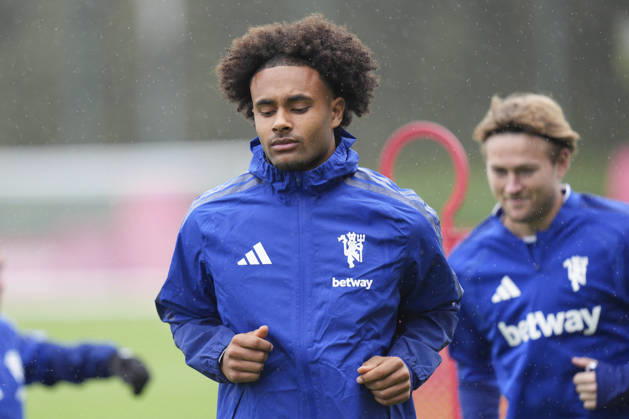 Manchester United, ManU Training, Champions League Joshua Zirkzee of Manchester United and Matthijs de Ligt of Manchester United run out to the training pitches before the Manchester United Training Session at Carrington Training Centre, ahead of the UEFA Champions League Matchday 2 v Atletico Madrid, Manchester, England on 12 October 2026 Credit: Steve Flynn Every Second Media Editorial use only. All images are copyright Every Second Media Limited. No images may be reproduced without prior permission. Copyright: xIMAGO EveryxSecondxMediax ESM-2213-0018 StevexFlynnx xEveryxSecondxMediax