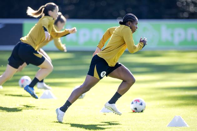 ZEIST - Lineth Beerensteyn during a training session of the Dutch women s football team in preparation for the World Cup qualifying match against Hungary. ROBIN VAN LONKHUIJSEN ANP xVIxANPxSportx xxANPxIVx 572228334 originalFilename: 572228334