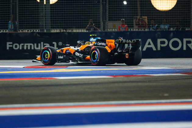 October 11, 2026, Singapore, Singapore: Lando Norris of Great Britain drives the (1) McLaren Mastercard F1 Team MCL40 during the F1 Grand Prix of Singapore at the Marina Bay Street Circuit. Formula 1, Singapore Grand Prix 2026 Race - 11 Oct 2026 - ZUMAs197 20261011_aaa_s197_818 Copyright: xGeorgexHitchensx