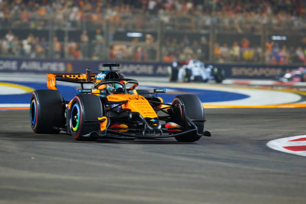 October 11, 2026, Singapore, Singapore: Oscar Piastri of Australia drives the (81) McLaren Mastercard F1 Team MCL40 during the F1 Grand Prix of Singapore at the Marina Bay Street Circuit. Formula 1, Singapore Grand Prix 2026 Race - 11 Oct 2026  - ZUMAs197 20261011_aaa_s197_820 Copyright: xGeorgexHitchensx