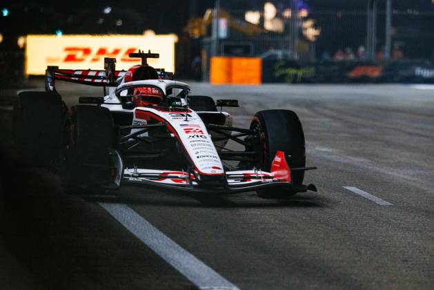 October 11, 2026, Singapore, Singapore: Esteban Ocon of France drives the (31) TGR Haas F1 Team VF-26 during the F1 Grand Prix of Singapore at the Marina Bay Street Circuit. Singapore Singapore - ZUMAs197 20261011_aaa_s197_861 Copyright: xGeorgexHitchensx