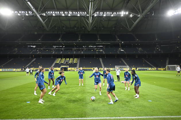 STOCKHOLM, SWEDEN 20261012 Rosa Kafaji, Felicia Schröder, Stina Blackstenius, and others as the women s national soccer team trains at Strawberry Arena ahead of the World Cup playoff match against Lithuania STOCKHOLM, SWEDEN x10050x  Copyright: xPontusxLundahl TTx VM-PLAYOFF SVERIGE-LITAUEN