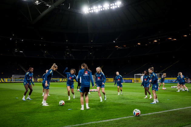 October 12, 2026: Evelyn Ijeh, Nathalie Björn, Felicia Schröder, Rosa Kafaji, Stina Blackstenius, Hanna Bennison, Monica Jusu Bah, and Julia Zigiotti Olme of the Swedish women’s national soccer team during a training session on October 12, 2026 in Stockholm. Photo by Emma Wallskog. BILDBYRAN code EW JZ0768. soccer, football, fotball, World Cup qualifiers, FIFA Women’s World Cup qualifiers, training, Sweden, women’s soccer, bbeng Copyright: EMMAxWALLSKOG BB261012EW022
